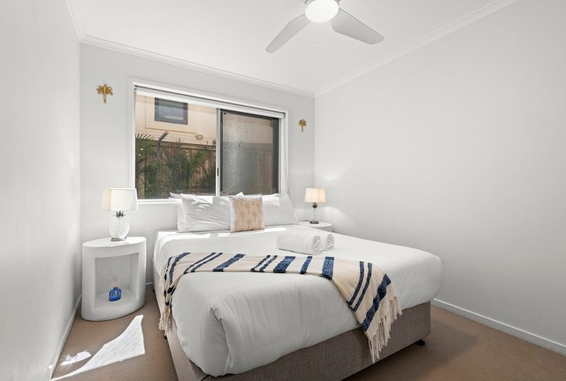 Photo - 4/198 C Hedges Avenue, Mermaid Beach QLD 4218 - Image 9