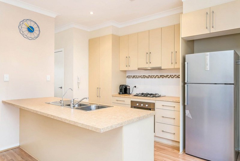 Photo - 4/198 Tapleys Hill Road, Seaton SA 5023 - Image 4