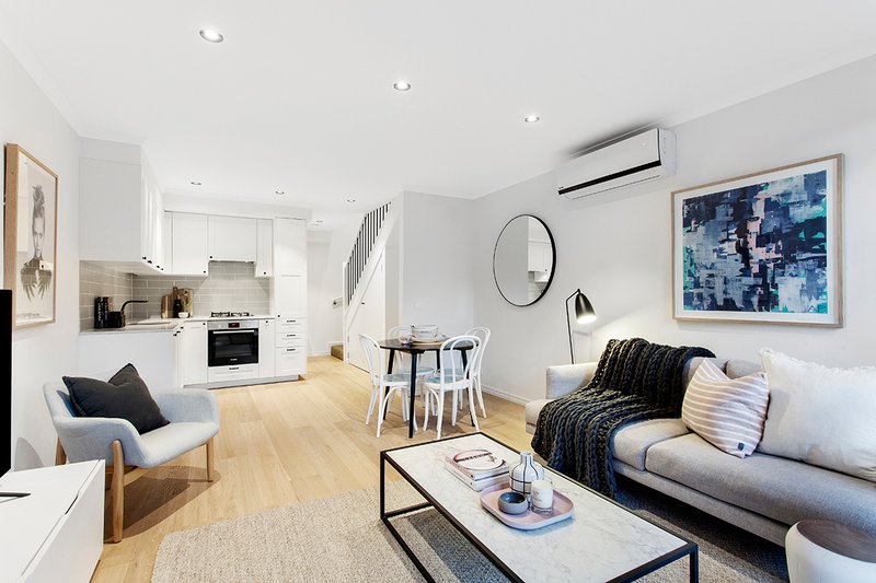 Photo - 4/1A Kokaribb Road, Carnegie VIC 3163 - Image 1