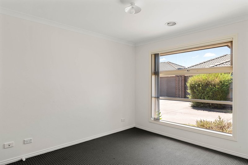 Photo - 4/1a Wagtail Way, Cowes VIC 3922 - Image 6