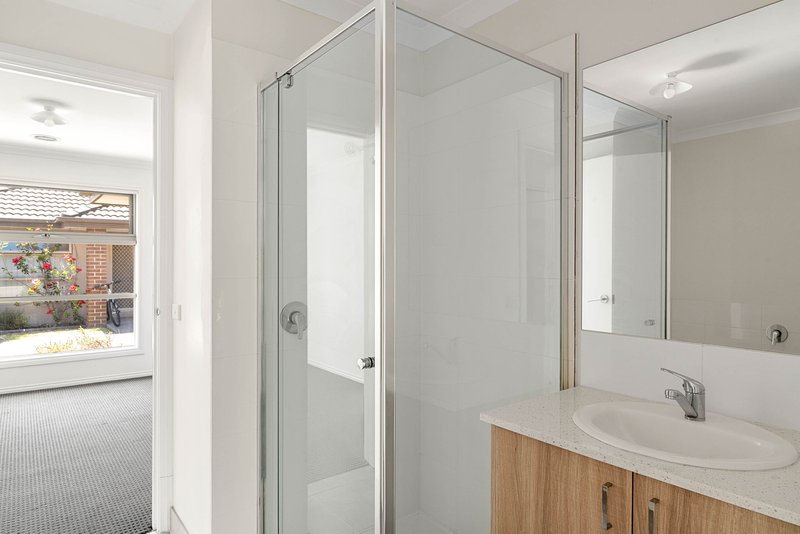Photo - 4/1a Wagtail Way, Cowes VIC 3922 - Image 7