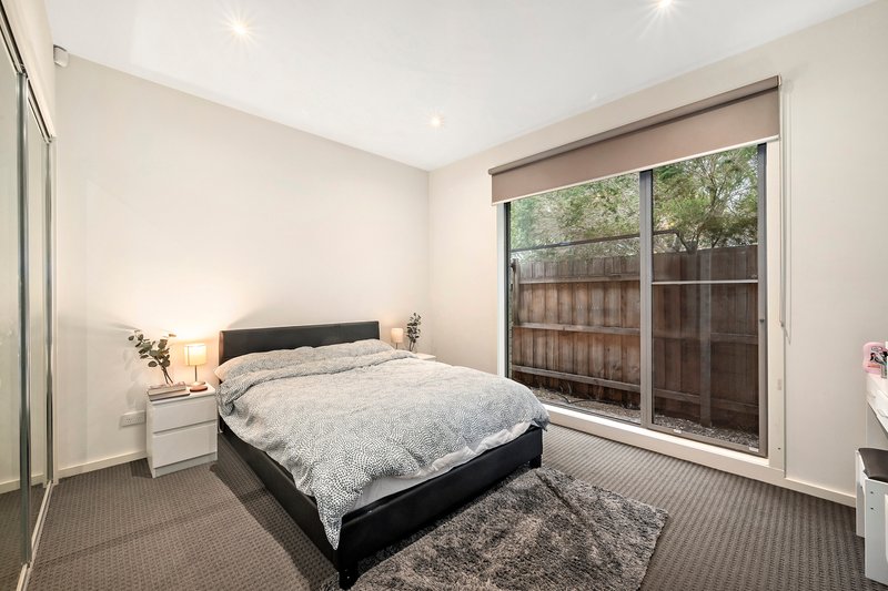 Photo - 41B First Street, Clayton South VIC 3169 - Image 6