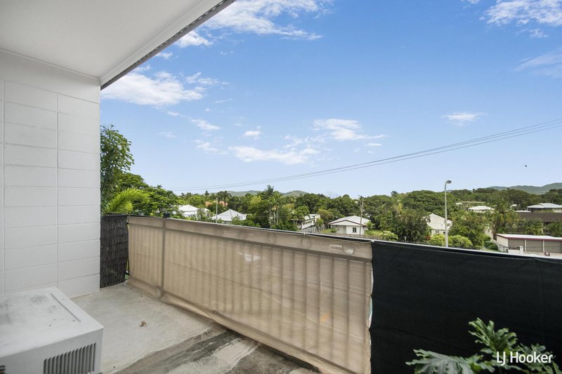 Photo - 4/2-4 Bundock Street, Castle Hill QLD 4810 - Image 8