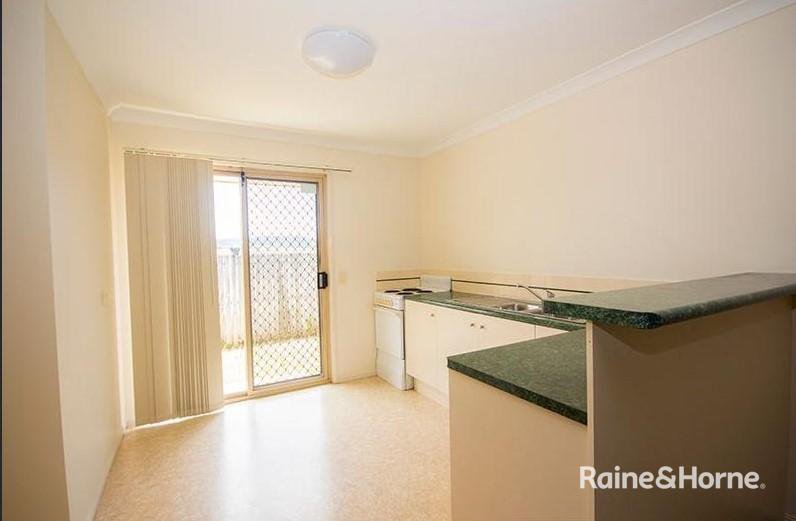 Photo - 4/2-4 Fillmore Street, Nerang QLD 4211 - Image 5