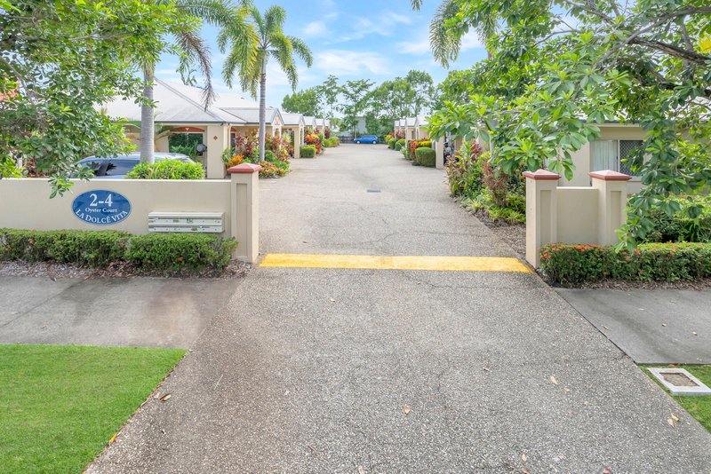 Photo - 4/2-4 Oyster Court, Trinity Beach QLD 4879 - Image 3