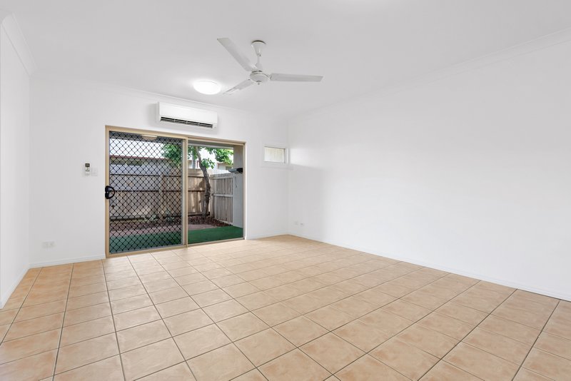 Photo - 4/2-4 Oyster Court, Trinity Beach QLD 4879 - Image 7