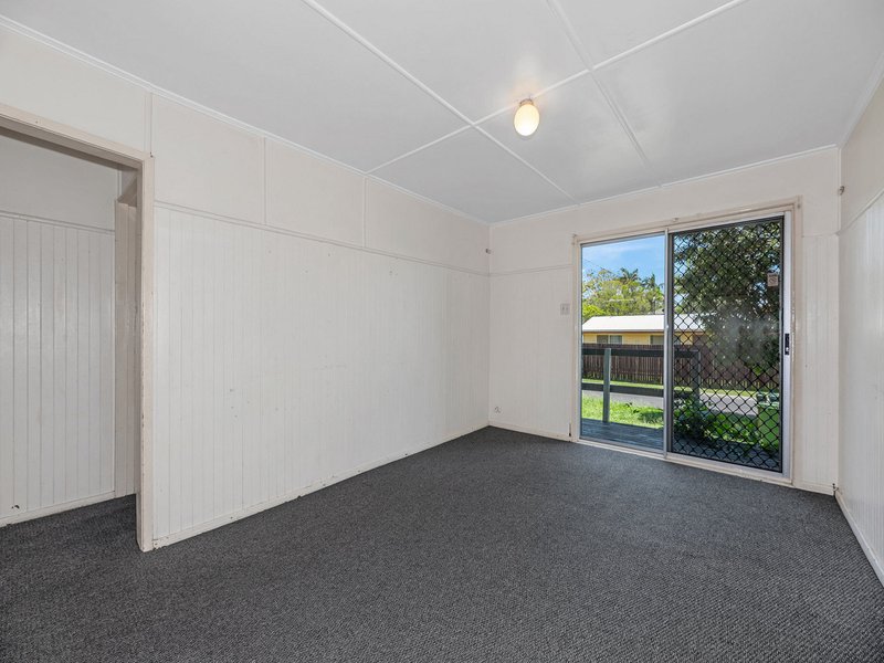Photo - 42-44 Balmoral Place, Deception Bay QLD 4508 - Image 3