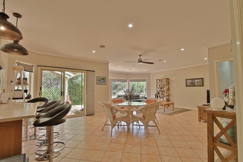 Photo - 42-44 Kingfisher Crescent, Bullaburra NSW 2784 - Image 7