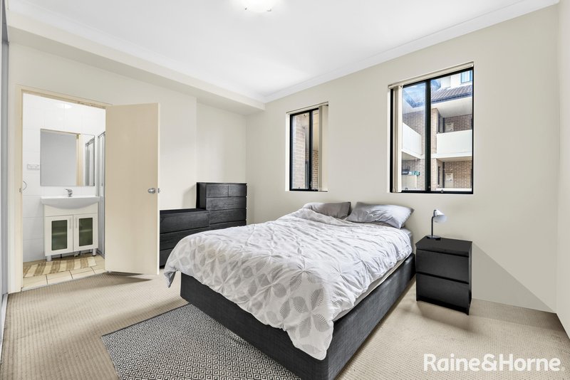 Photo - 4/2-6 Regentville Road, Jamisontown NSW 2750 - Image 4