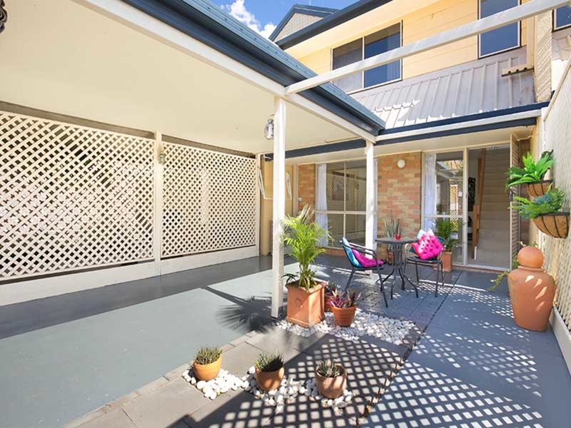 42 / 8-16 Briggs Road, Springwood QLD 4127