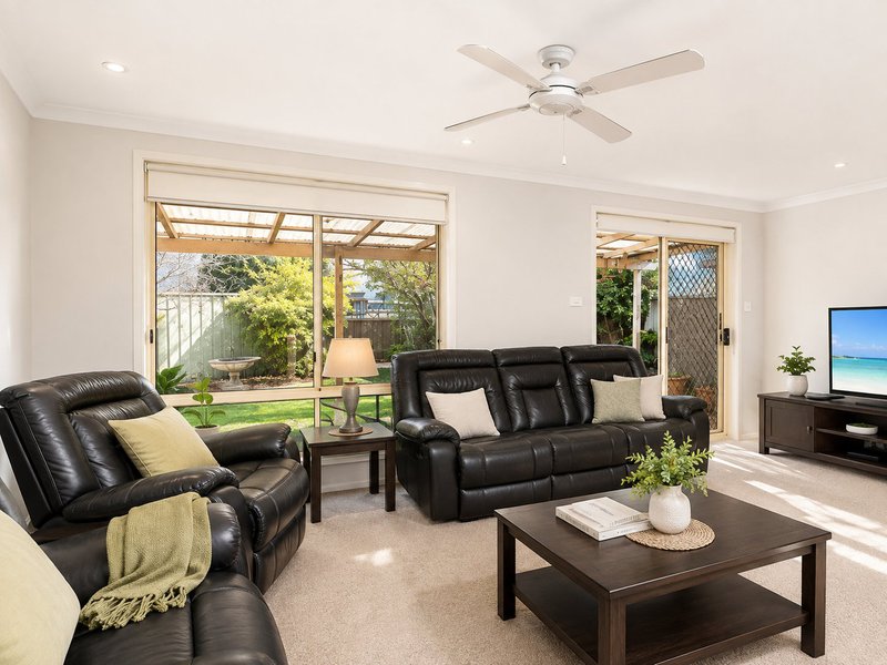 Photo - 42 Aberfeldy Crescent, St Andrews NSW 2566 - Image 5