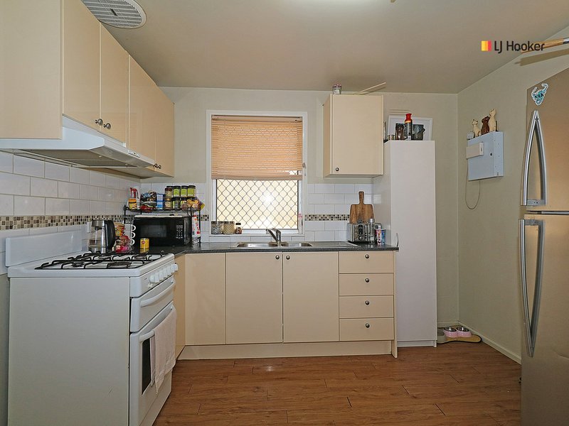 Photo - 42 Adams Street, Ashmont NSW 2650 - Image 3