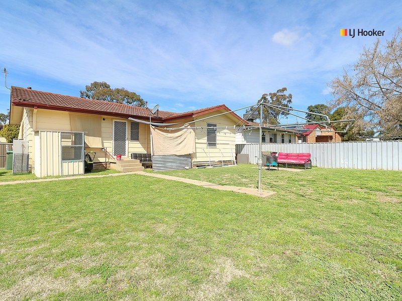 Photo - 42 Adams Street, Ashmont NSW 2650 - Image 10