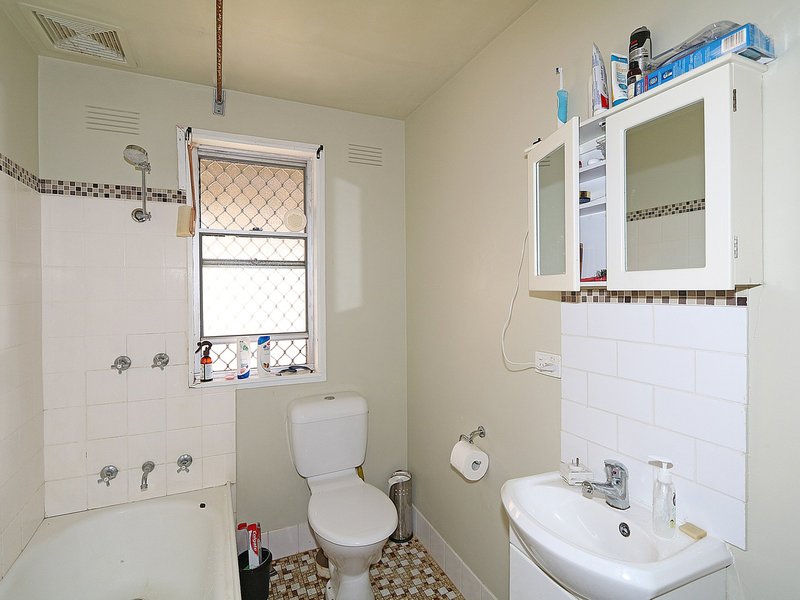 Photo - 42 Adams Street, Ashmont NSW 2650 - Image 8