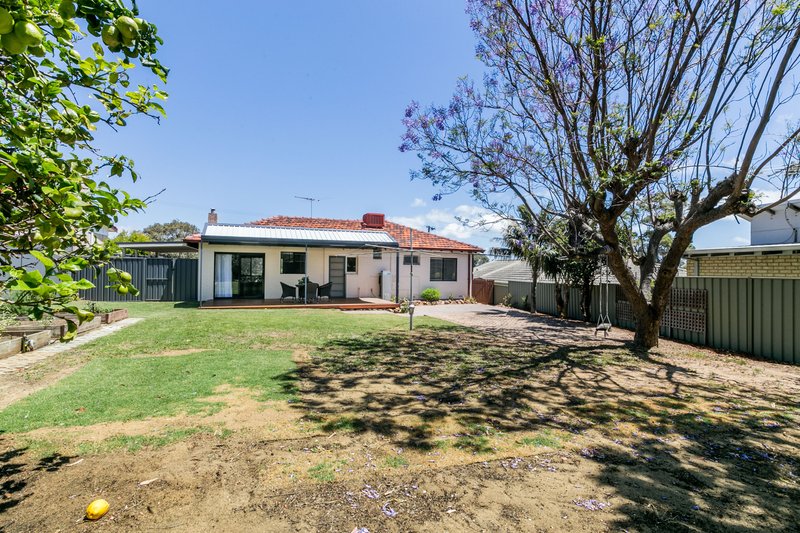 Photo - 42 Ahern Street, Hamilton Hill WA 6163 - Image 16