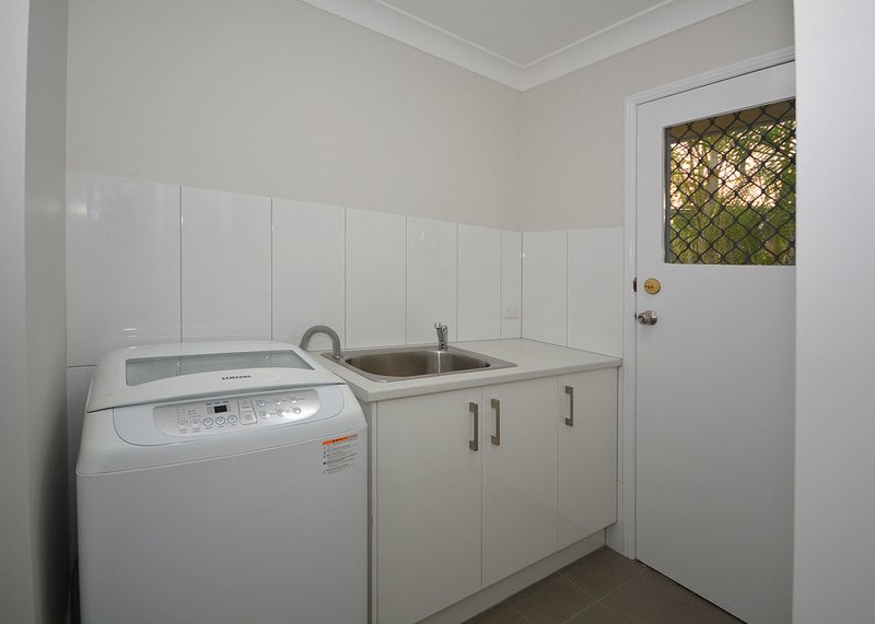 Photo - 42 Aimee Drive, Urangan QLD 4655 - Image 15