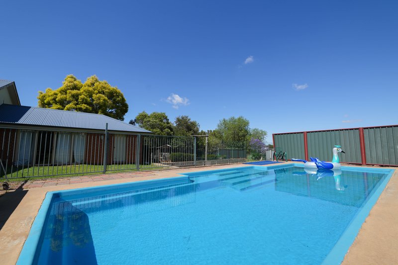 Photo - 42 Albert Street, Parkes NSW 2870 - Image 2