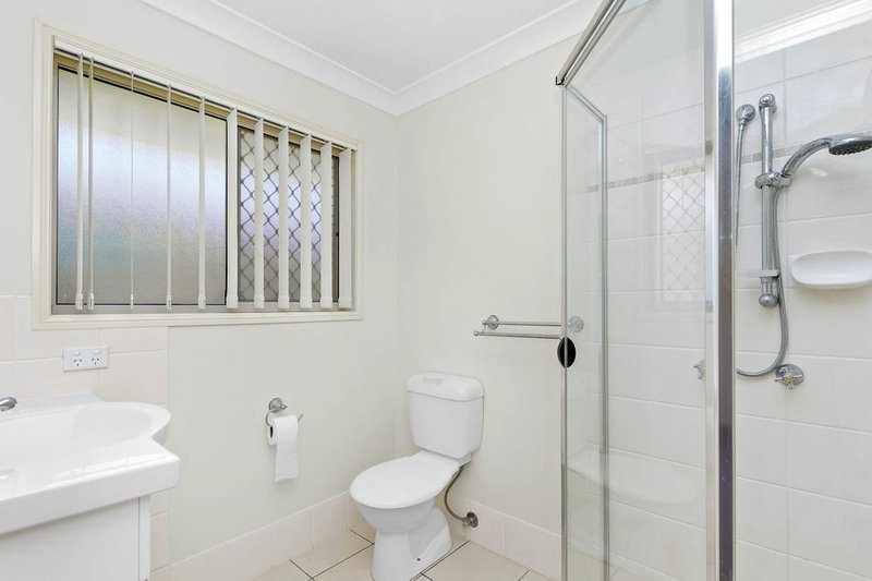 Photo - 42 Amity Drive, Rothwell QLD 4022 - Image 7