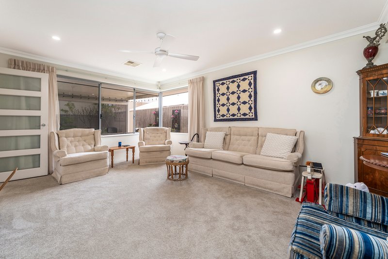 Photo - 42 Appaloosa Drive, Baldivis WA 6171 - Image 7