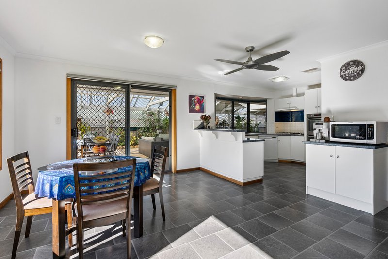 Photo - 42 Arcadia Avenue, Hindmarsh Island SA 5214 - Image 15