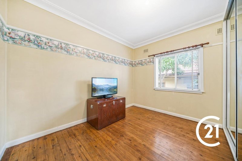 Photo - 42 Arlewis Street, Chester Hill NSW 2162 - Image 4