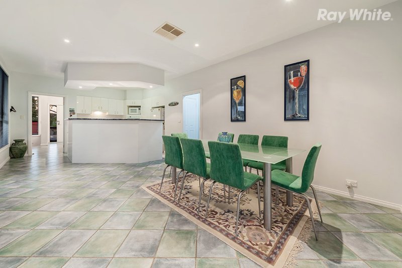 Photo - 42 Arthur Phillip Way, Mill Park VIC 3082 - Image 5