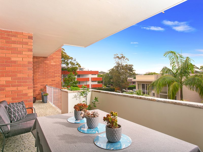 Photo - 4/2 Avon Road, Dee Why NSW 2099 - Image 5