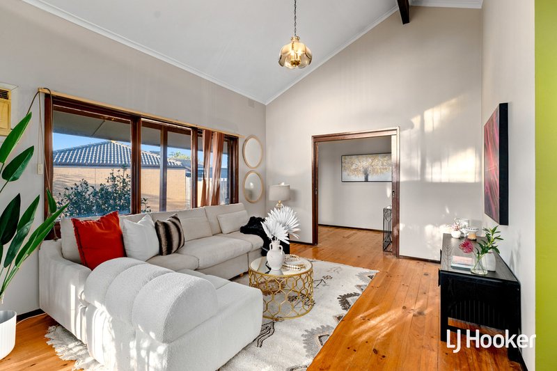 Photo - 42 Baggott Drive, Hoppers Crossing VIC 3029 - Image 4
