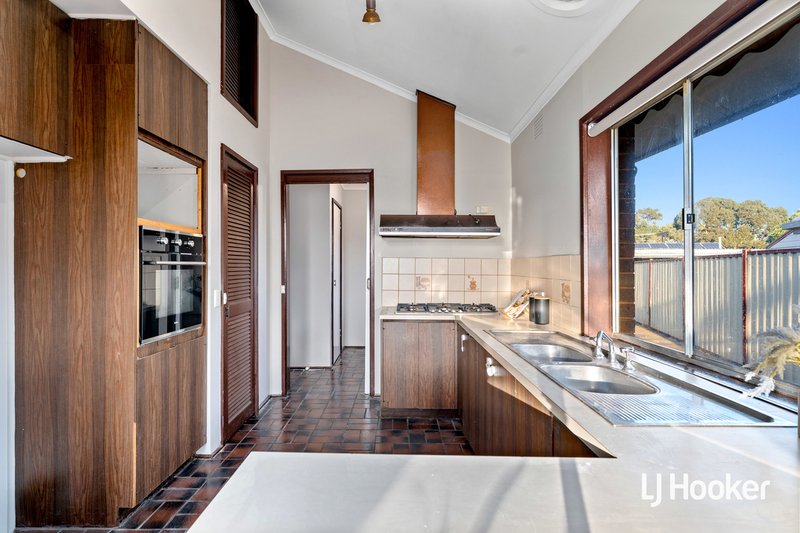 Photo - 42 Baggott Drive, Hoppers Crossing VIC 3029 - Image 5