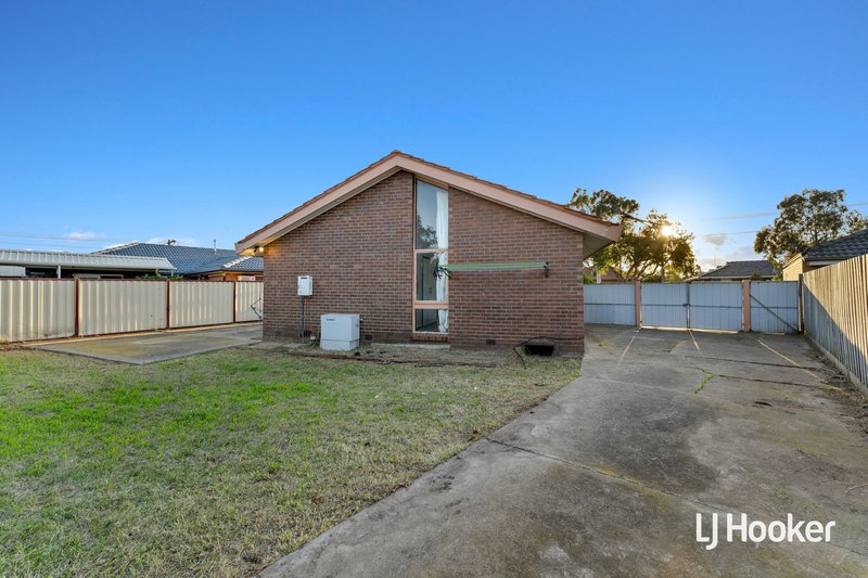 Photo - 42 Baggott Drive, Hoppers Crossing VIC 3029 - Image 12
