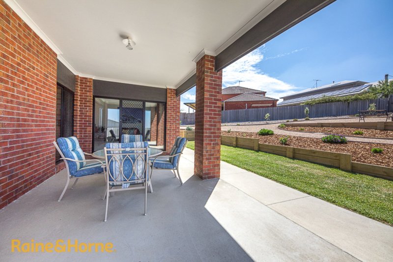 Photo - 42 Bannon Avenue, Sunbury VIC 3429 - Image 10