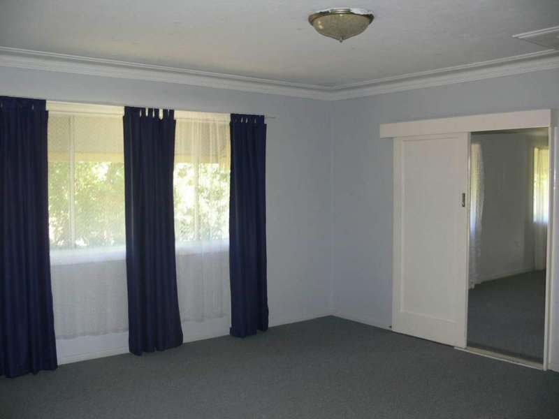 Photo - 42 Barbour Street, Esk QLD 4312 - Image 8