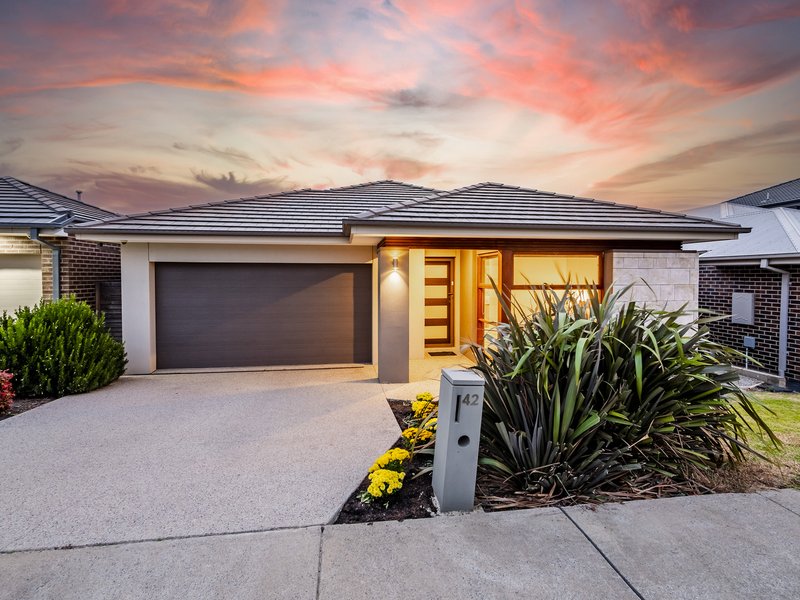 42 Barley Crescent, Clyde North VIC 3978