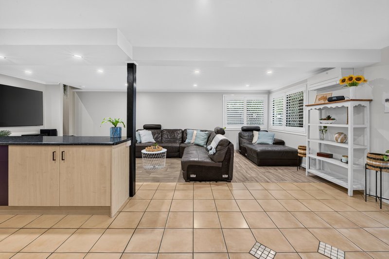 Photo - 42 Bateman Street, Strathpine QLD 4500 - Image 6