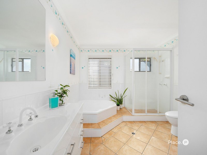 Photo - 42 Bayside Drive, Beachmere QLD 4510 - Image 20