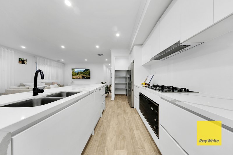 Photo - 42 Bayview Circuit, Mernda VIC 3754 - Image 3