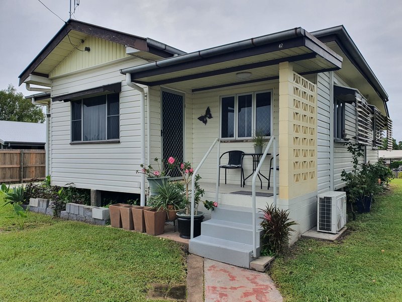 Photo - 42 Beach Road, Ayr QLD 4807 - Image 3