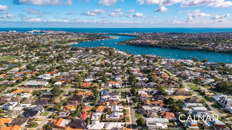 Photo - 42 Beach Street, Bicton WA 6157 - Image 2