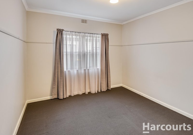 Photo - 42 Bennett Road, Horsham VIC 3400 - Image 5