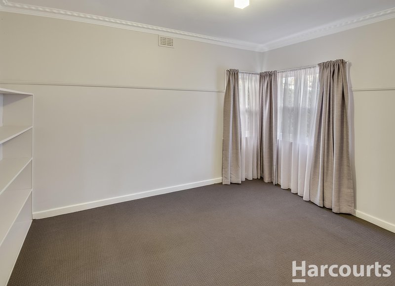 Photo - 42 Bennett Road, Horsham VIC 3400 - Image 6