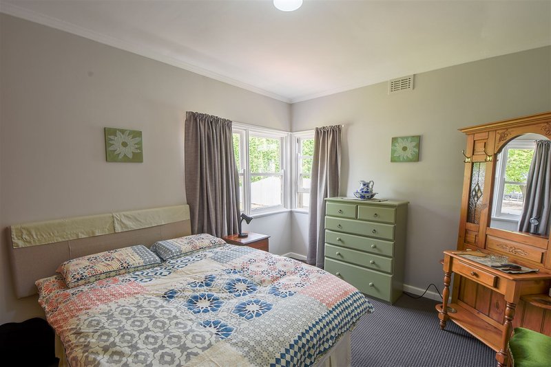 Photo - 42 Bennett Road, Horsham VIC 3400 - Image 6