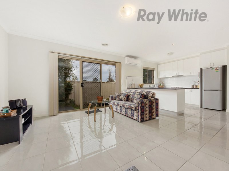 Photo - 4/2 Bernbanks Avenue, St Albans VIC 3021 - Image 3