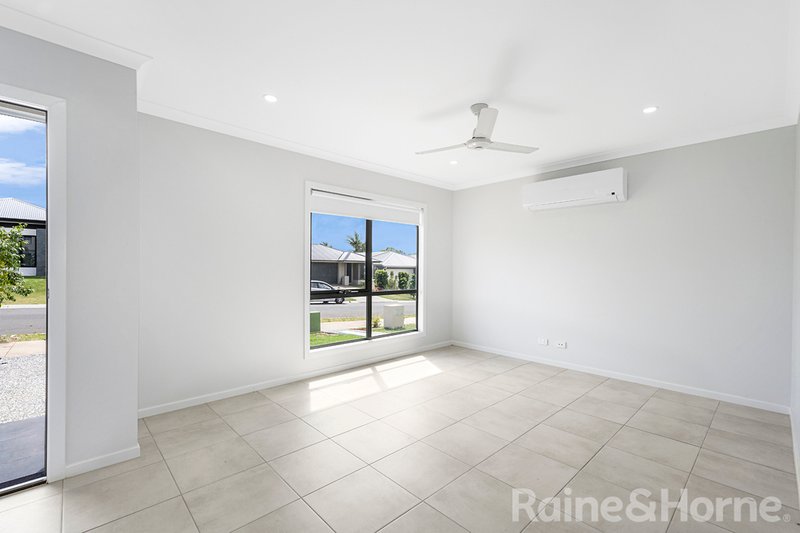 Photo - 42 Blatchford Street, Strathpine QLD 4500 - Image 2