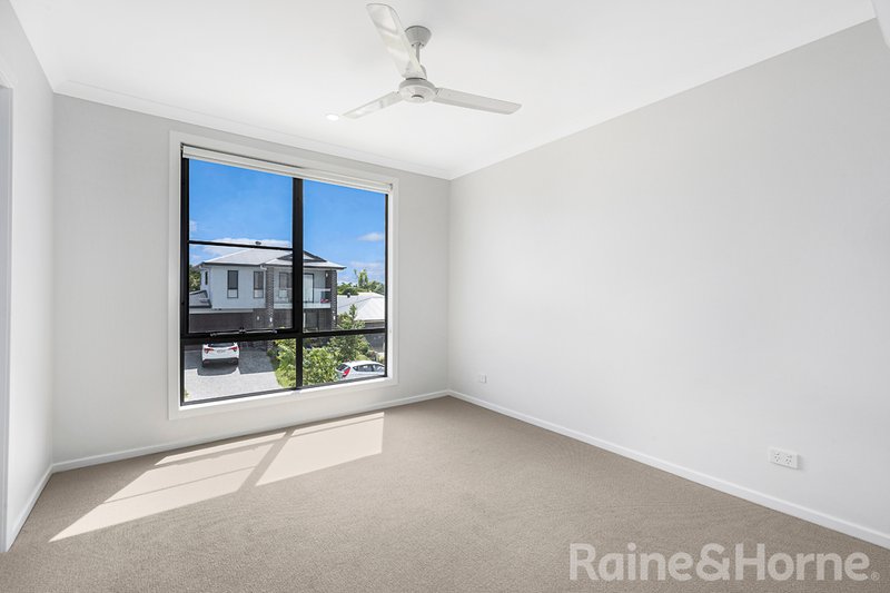 Photo - 42 Blatchford Street, Strathpine QLD 4500 - Image 7