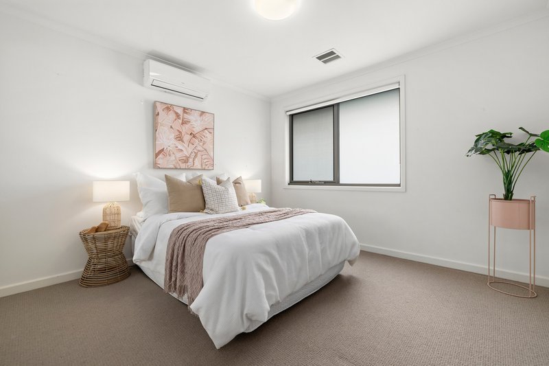 Photo - 42 Bloom Avenue, Wantirna South VIC 3152 - Image 12