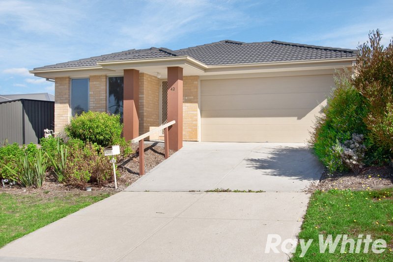 42 Botham Crescent, Pakenham VIC 3810