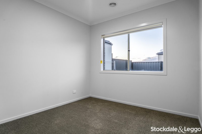 Photo - 42 Brown Boulevard, Donnybrook VIC 3064 - Image 8