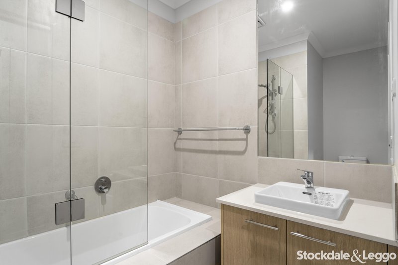 Photo - 42 Brown Boulevard, Donnybrook VIC 3064 - Image 9