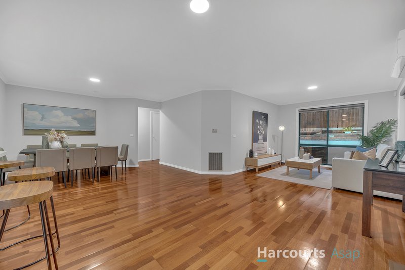 Photo - 42 Browtop Road, Narre Warren VIC 3805 - Image 11