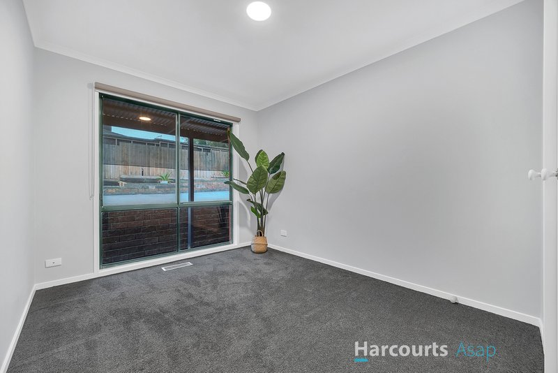 Photo - 42 Browtop Road, Narre Warren VIC 3805 - Image 15